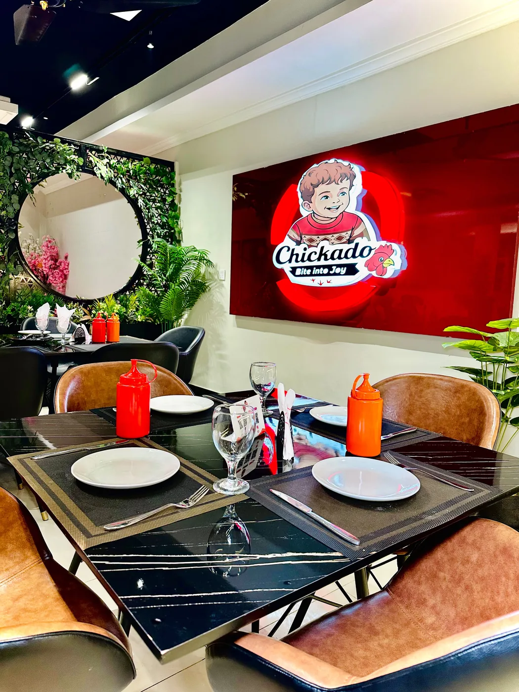 Signature Dining Corner