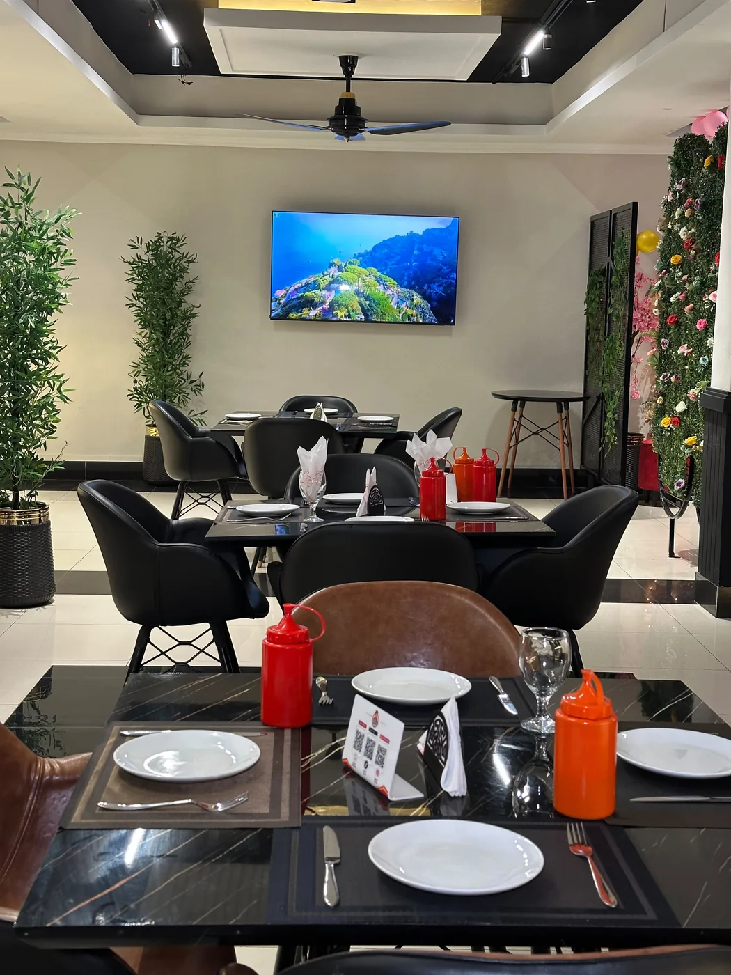Central Dining Vista